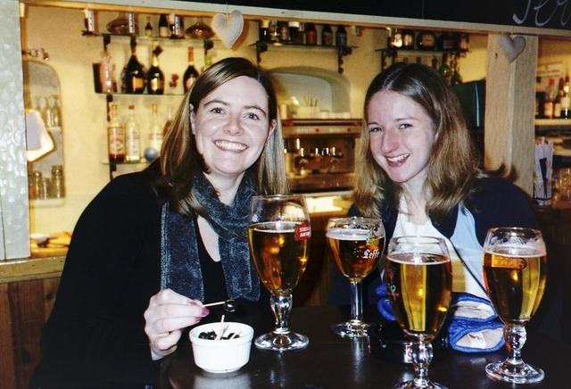 13 Jane eats, Emma drinks